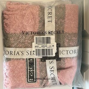 Victoria’s Secret Winter Angel Collection blanket scarf/wrap, never opened